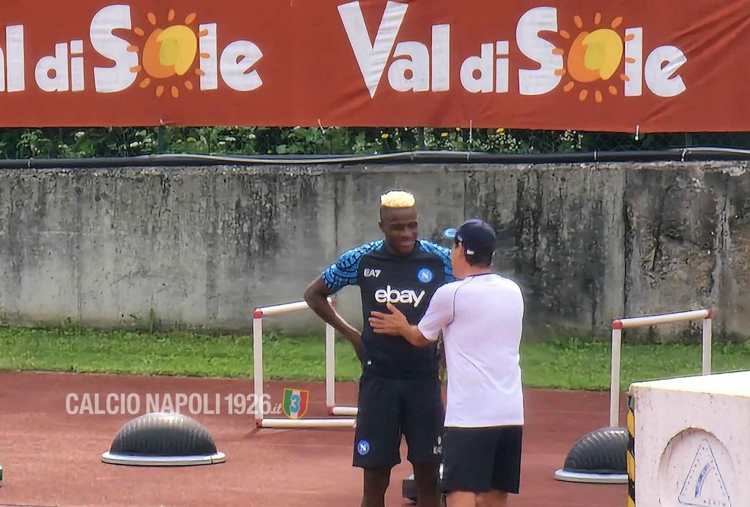 GALLERY Garcia tiene a colloquio Osimhen: breve confronto tra i due- immagine 1