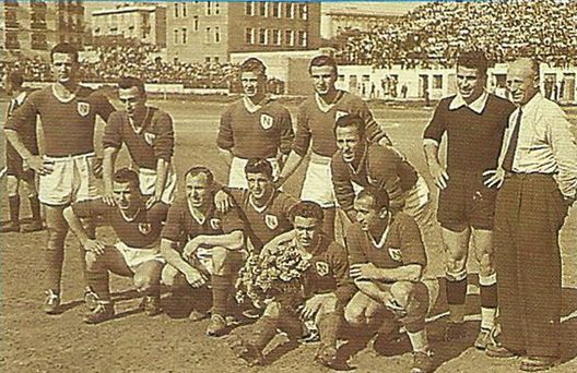 In piedi: Pastore, Di Costanzo, Pretto, Barbieri, Lustha, Sentimenti II, Baloncieri. Accosciati: Busani, Berra, Rosi, Verrina, Andreolo