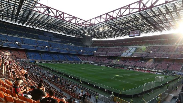 Fallimento Milan: tra i tifosi monta la teoria del complotto. Qualcuno ha remato contro?