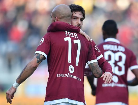 TURIN, ITALY - DECEMBER 08: Simone Zaza (L) of Torino FC celebrates his opening goal with team mate Simone Verdi during the Serie A match between Torino FC and ACF Fiorentina at Stadio Olimpico di Torino on December 8, 2019 in Turin, Italy. (Photo by Valerio Pennicino/Getty Images)