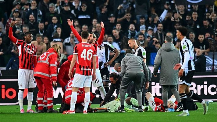 UDINE, ITALY - APRIL 11: Mike Maignan of AC Milan injured during the Serie A match between Udinese and AC Milan at Stadio Friuli on April 11, 2025 in Udine, Italy. (Photo by Alessandro Sabattini/Getty Images) fascia