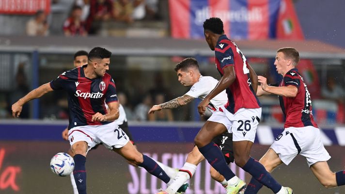 BOLOGNA, ITALY - AUGUST 21: Christian Pulisic of AC Milan scores the second goal during the Serie A TIM match between Bologna FC and AC Milan at Stadio Renato Dall'Ara on August 21, 2023 in Bologna, Italy. (Photo by Claudio Villa/AC Milan via Getty Images) Bologna-Milan, cosa è cambiato dalla finale di Coppa Italia? - immagine 1