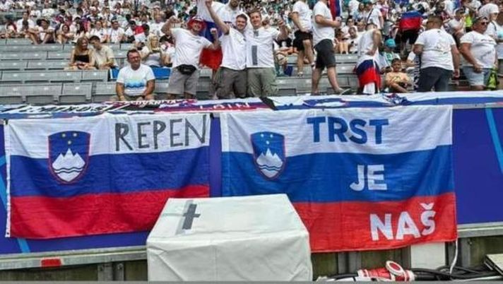Slovenia-Serbia, esposto striscione fascista dagli sloveni: scoppia la polemica - immagine 1