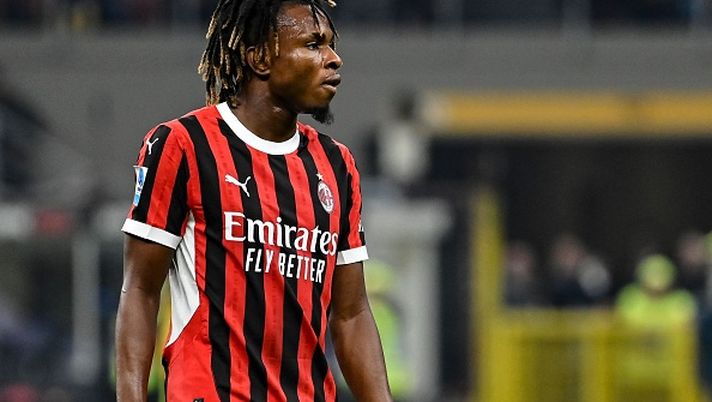 MILAN, ITALY - OCTOBER 29: Samuel Chukwueze of AC Milan looks on during the Serie A match between AC Milan and Napoli at Stadio Giuseppe Meazza on October 29, 2024 in Milan, Italy. (Photo by Diego Puletto/AC Milan via Getty Images)  Okafor partita teorica, Chukwu spina costante - immagine 1