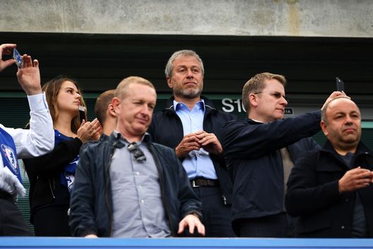 Roman Abramovich nel 2017, ai tempi presidente del Chelsea (Foto di Shaun Botterill/Getty Images) Roman Abramovich nei guai col fisco britannico, Chelsea a rischio- immagine 2