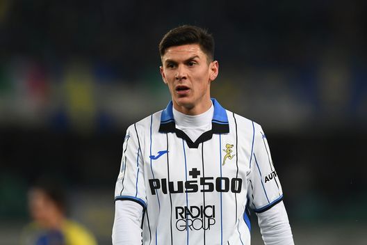 VERONA, ITALY - DECEMBER 12: Matteo Pessina of Atalanta BC looks on during the Serie A match between Hellas and Atalanta BC at Stadio Marcantonio Bentegodi on December 12, 2021 in Verona, Italy. (Photo by Alessandro Sabattini/Getty Images)