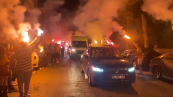 Osimhen, incredibile accoglienza degli ultras del Galatasaray per le vie di Istanbul