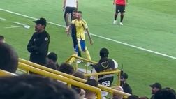 VIDEO / Al Nassr, Brozovic sostituito non prende bene il cambio