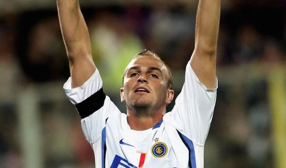Inter, oggi Cambiasso compie 44 anni: gli auguri del club nerazzurro- immagine 2