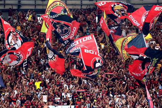 I tifosi del Flamengo (Photo by Buda Mendes/Getty Images) Dal canottaggio al Maracanà: la storia di Flamengo-Botafogo- immagine 3