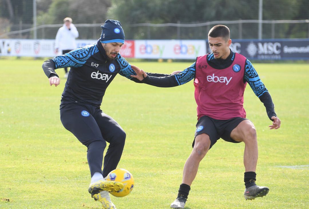 GALLERY Il Napoli si allena a Castel Volturno: la concentrazione degli azzurri - immagine 3