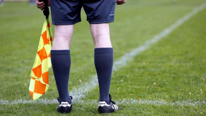 Saint Etienne-Lione, follia da derby: guardalinee colpito da un proiettile - immagine 1