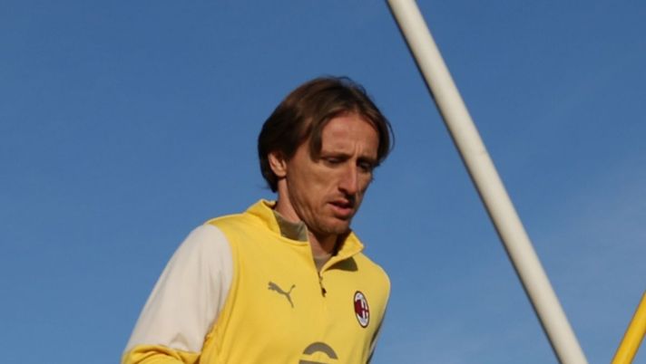 Luka Modric (centrocampista AC Milan), qui durante un allenamento a Milanello | AC Milan News (Getty Images) Braglia: 'Modric non so se regge questi ritmi. Il dubbio che ho sul Milan ...'