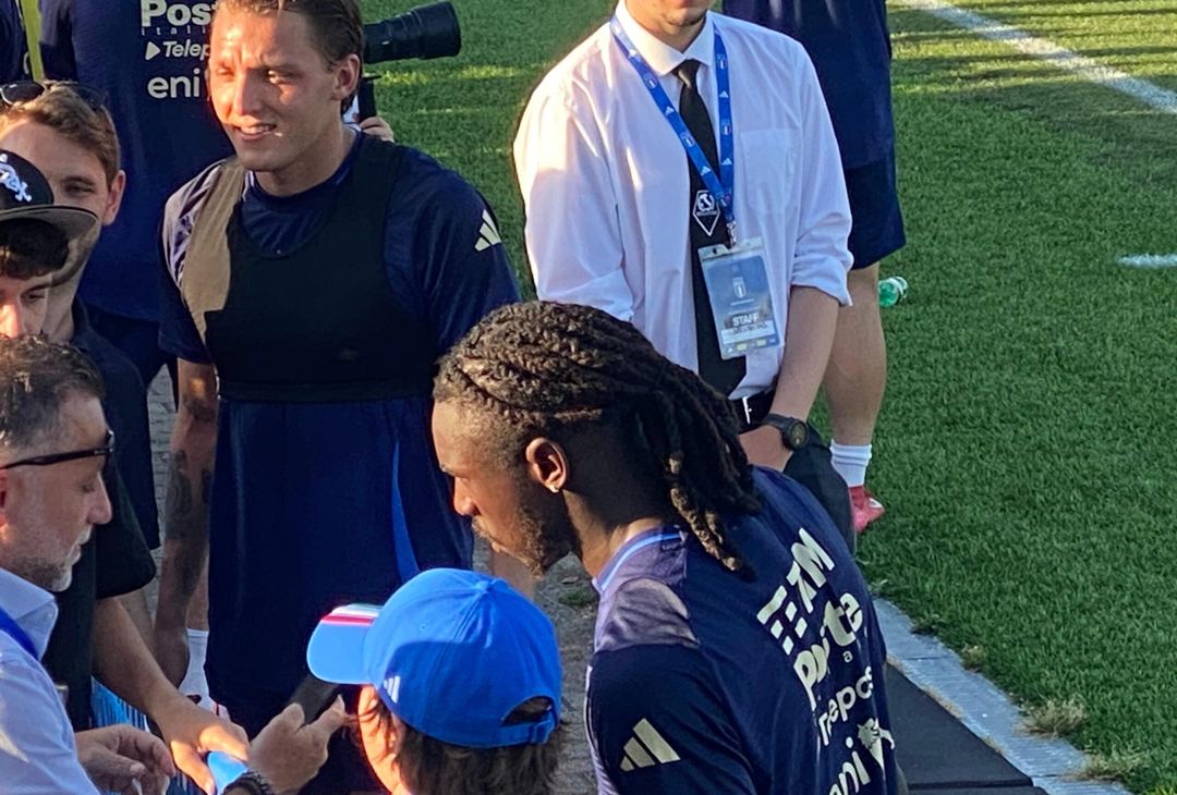 GALLERY VN – Kean e Ranieri in azzurro: tra autografi e colloqui con Spalletti - immagine 14