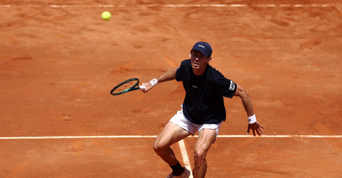 Gli Internazionali e i tifosi scommettitori: furia De Minaur, la Federazione minaccia il ‘Daspo’ Gli Internazionali e i tifosi scommettitori: furia De Minaur, la Federazione minaccia il ‘Daspo’