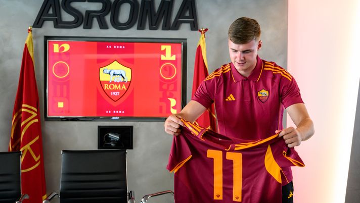Roma, presentata la terza maglia. Ufficiale Ferguson. Attesa continua per Wesley- immagine 1