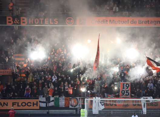 Polveriera Lorient dopo il derby perso a Brest, dagli ultras 400 kg di pesce: “Marcio, come voi”- immagine 2