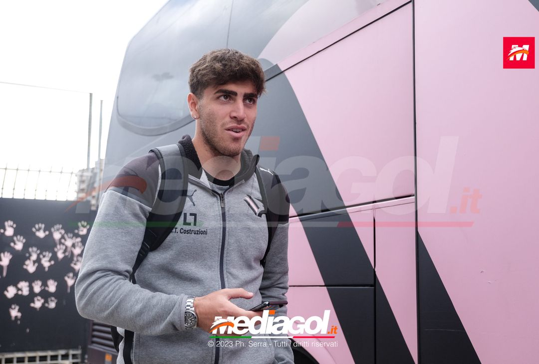 FOTO Parma-Palermo, il Palermo in partenza dal ‘Renzo Barbera’ (GALLERY) - immagine 25