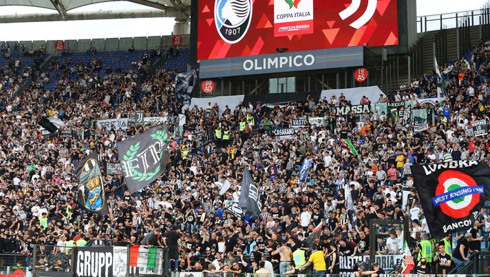 ROMA, ITALIA - 15 MAGGIO: I tifosi della Juventus mostrano il loro sostegno prima della finale di Coppa Italia 2023/2024 tra Atalanta BC e Juventus FC allo Stadio Olimpico il 15 maggio 2024 a Roma, Italia. (Foto di Paolo Bruno/Getty Images) “La prima volta” di Atalanta-Juventus: dalla propaganda popolare alla contestata rete di Bergonzini- immagine 2