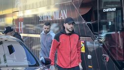 Milan-Roma, i giocatori rossoneri in ritiro: con i tifosi si fermano solo…