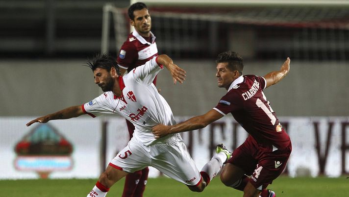 PADOVA, ITALY - AUGUST 24: Manuel Iori of AC Padova competes for the ball with Maurizio Ciaramitaro of Trapani Calcio during the Serie B match between AC Padova and Trapani Calcio at Stadio Euganeo on August 24, 2013 in Padova, Italy. (Photo by Marco Luzzani/Getty Images) Ciaramitaro: “Corini, 3 rivali per la A. Pioli-Iachini ok, Boscaglia a Palermo…” - immagine 1