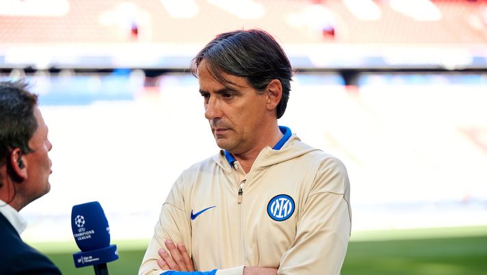 MUNICH, GERMANY - MAY 30: Head Coach Simone Inzaghi of FC Internazionale speaks with the media during the press conference ahead of the UEFA Champions League Final 2025 between Paris Saint-Germain and FC Internazionale Milano at on May 30, 2025 in Munich, Germany. (Photo by Mattia Ozbot - Inter/Inter via Getty Images) Gazzetta – Al Hilal aspetta firma Inzaghi entro domani! Sostituto all’Inter in 24/36 ore - immagine 1