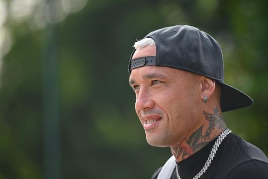 Nainggolan rompe il silenzio: “Ultimi giorni difficili, grazie a tutti per il supporto. Ora…” Nainggolan rompe il silenzio: “Ultimi giorni difficili, grazie a tutti per il supporto. Ora…” - immagine 1
