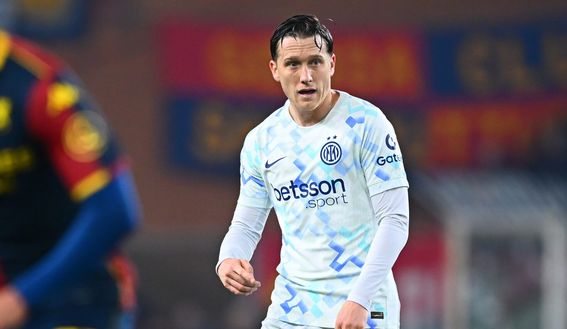 Piotr Zielinski in campo a difesa dei colori dell'FC Internazionale Milano (vs Genoa; Serie A, 14 dicembre)