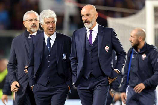 Giampiero Gasperini, allenatore dell’Atalanta BC, e Stefano Pioli, allenatore dell’ACF Fiorentina, durante la partita di Serie A tra FC Crotone e Benevento Calcio allo Stadio Artemio Franchi il 24 settembre 2017 a Firenze, Italia. (Foto di Gabriele Maltinti/Getty Images) Fiorentina, Pioli: “Ho visto che Allegri non ci ha messo tra le candidate alla Champions”- immagine 2