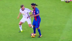Video – Ronaldinho, classe infinita: gesto tecnico incredibile a 37 anni