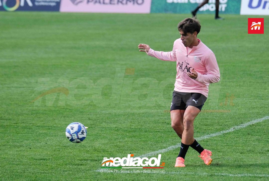 FOTO Ritiro Palermo, seduta mattutina ad Aquagranda (GALLERY) - immagine 10