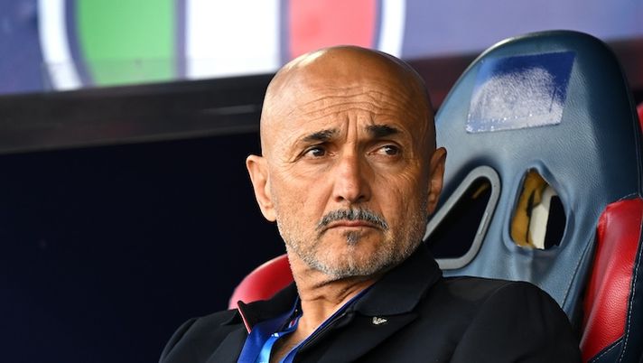 BOLOGNA, ITALY - JUNE 04: Head coach of Italy Luciano Spalletti looks on before International Friendly match between Italy and Turkiye at Renato Dall'Ara Stadium on June 04, 2024 in Bologna, Italy. (Photo by Claudio Villa/Getty Images) Spalletti: “Orsolini può fare meglio! Non brillantissimi, mi aspettavo di più da…” - immagine 1