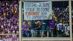 FOTO – La Curva Fiesole ricorda Pin: “Celeste di nome, Viola di cuore”