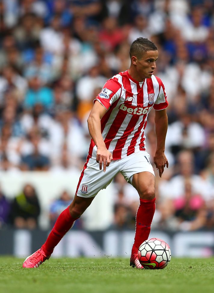 LONDRA, INGHILTERRA - 15 AGOSTO: Ibrahim Afellay dello Stoke City in azione durante la partita di Barclays Premier League tra Tottenham Hotspur e Stoke City il 15 agosto 2015 a Londra, Regno Unito. (Foto di Dan Mullan/Getty Images)