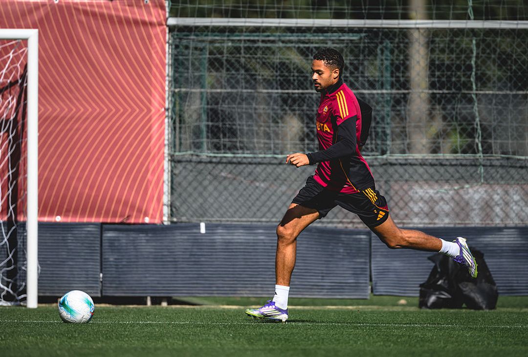 Trigoria, l’allenamento mattutino dei giallorossi – FOTO GALLERY - immagine 24