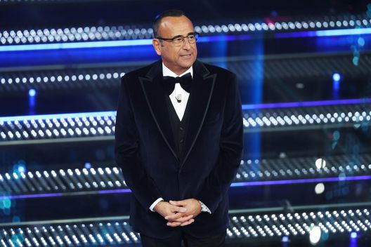 Carlo Conti e il suo ultimo Sanremo: “No, non lo rifarei. Le nuove proposte? Ne ho già…” Carlo Conti e il suo ultimo Sanremo: “No, non lo rifarei. Le nuove proposte? Ne ho già…” - immagine 1