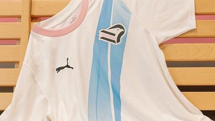 Palermo, la terza maglia in onore del…Manchester City - immagine 1