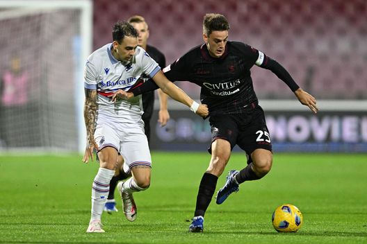 Salerno, Italia - 31 ottobre 2023: Giulio Maggiore della Salernitana e Simone Panada della Sampdoria durante la partita di Coppa Italia tra le due squadre. (Foto di Francesco Pecoraro/Getty Images) Sampdoria-Salernitana, i precedenti tra le due squadre- immagine 2