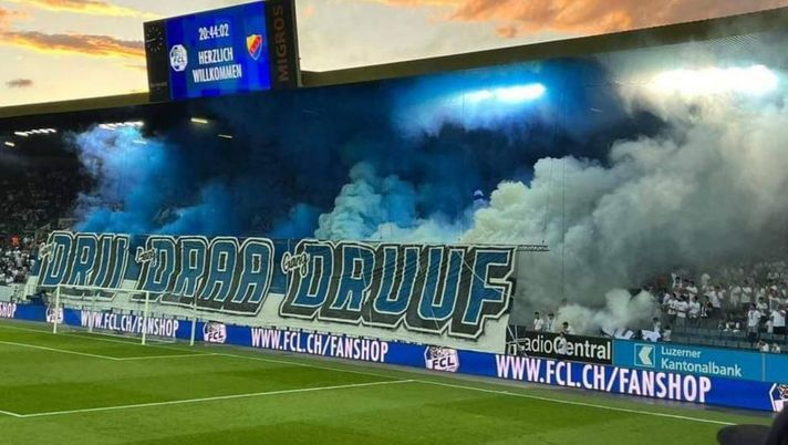 Svizzera, derby tra ultras e autorità: curve vuote nei primi 15 minuti di San Gallo-Lucerna - immagine 1