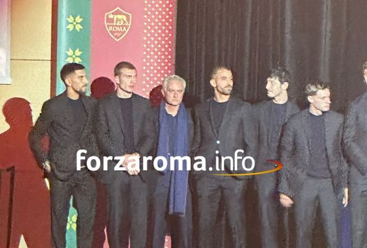 Cena di Natale, assenti Dan e Ryan. Mourinho rilancia: “Posso dare di più”- immagine 2