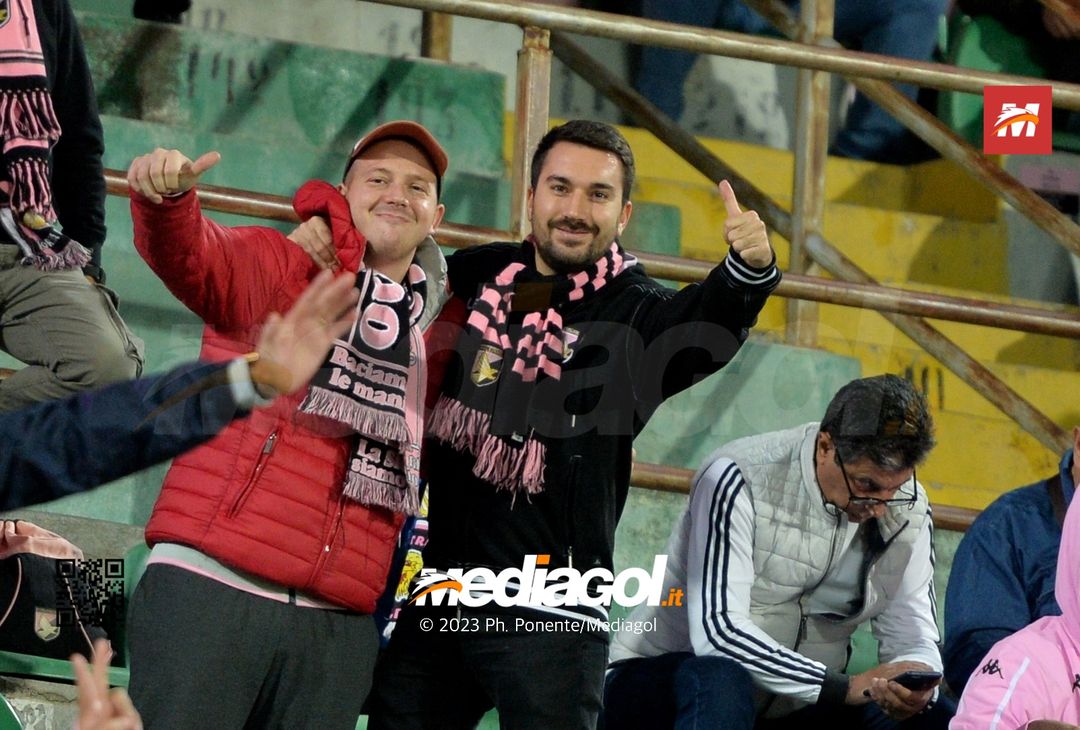 FOTOTIFO Palermo-Brescia 1-0, gli scatti ai tifosi al “Renzo Barbera” (GALLERY) - immagine 24