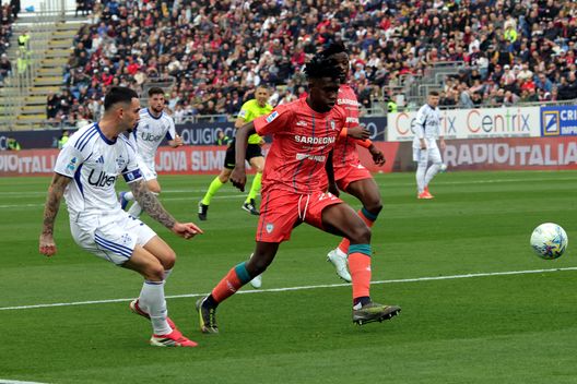 SERIE A – È un Como da Champions: batte il Cagliari e aggancia la Roma al quarto posto - immagine 1