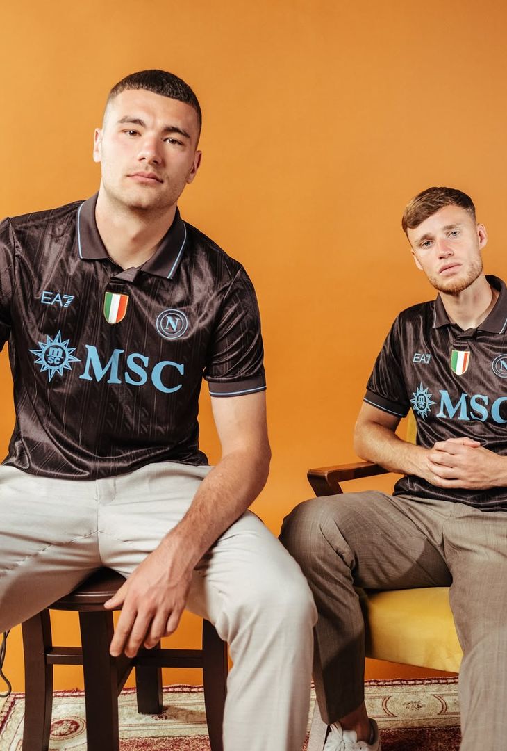 Le immagini della nuova maglia presentata dalla società