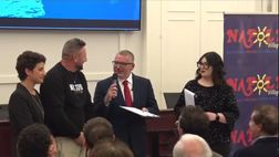 Lei tifosa del Napoli, lui della Juventus: ma l’amore è cieco. Il siparietto