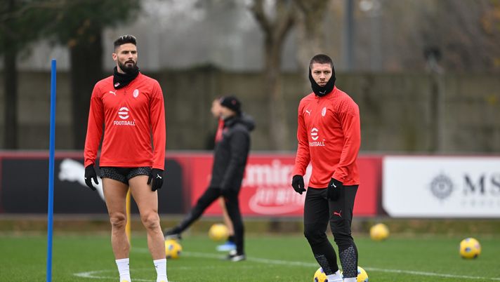 Jovic Giroud allenamento AC Milan