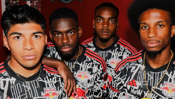 MLS, ecco terza maglia New York Red Bulls: celebra 50 anni cultura hip hop City - immagine 1