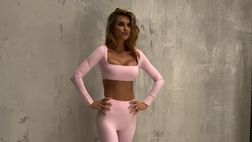 VIDEO / Michela Persico, curve rosa nell’ultimo shooting