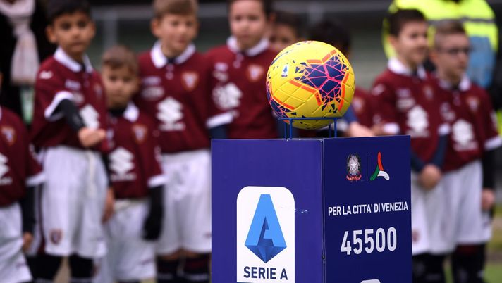 Calcio, si riparte? Gli aggiornamenti del 17 maggio / Fiorentina, ancora un positivo al Covid-19 - immagine 1