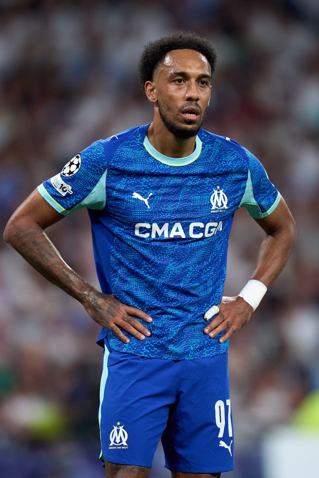Uno sconsolato Pierre-Emerick Aubameyang. (Photo by Angel Martinez/Getty Images) L’Atalanta passa con una magia di Samardzic, De Zerbi rimane scottato e sconfitto nel “suo” derby- immagine 3
