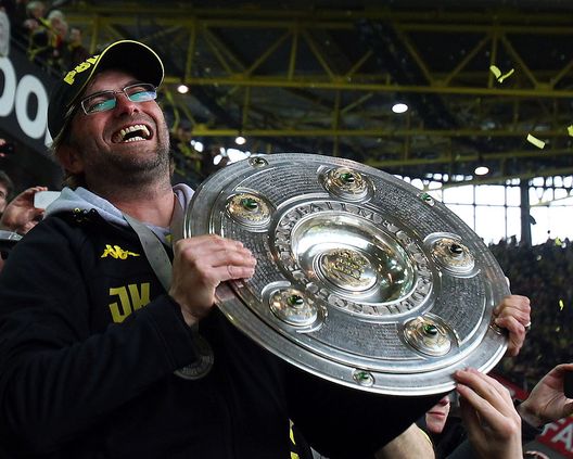 Dortmund, Germania - 5 maggio 2012: Juergen Klopp col trofeo della Bundesliga 2011/2012. (Foto di Martin Rose/Bongarts/Getty Images) Mondiale per Club: Borussia Dortmund, la big della Bundesliga- immagine 5